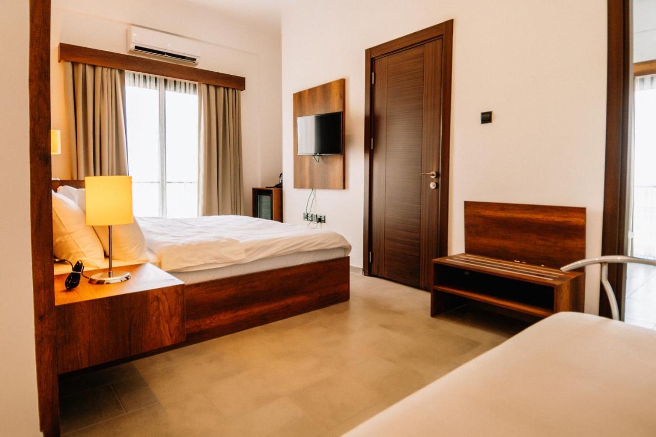 Cezar'S Airport Hotel Nikozja Zewnętrze zdjęcie