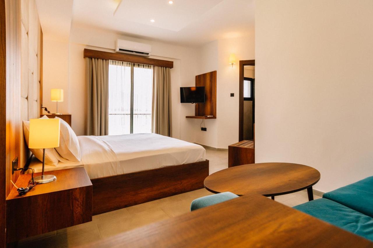 Cezar'S Airport Hotel Nikozja Zewnętrze zdjęcie